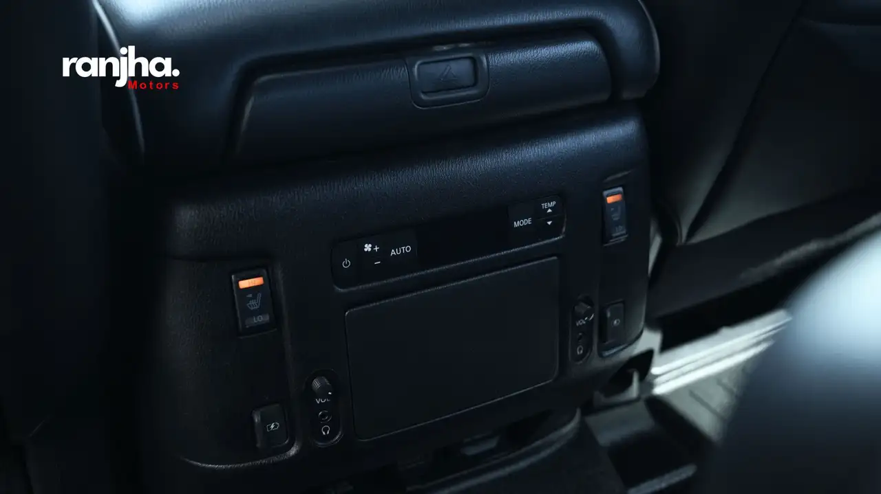 Infiniti QX80 снимка Infiniti QX80