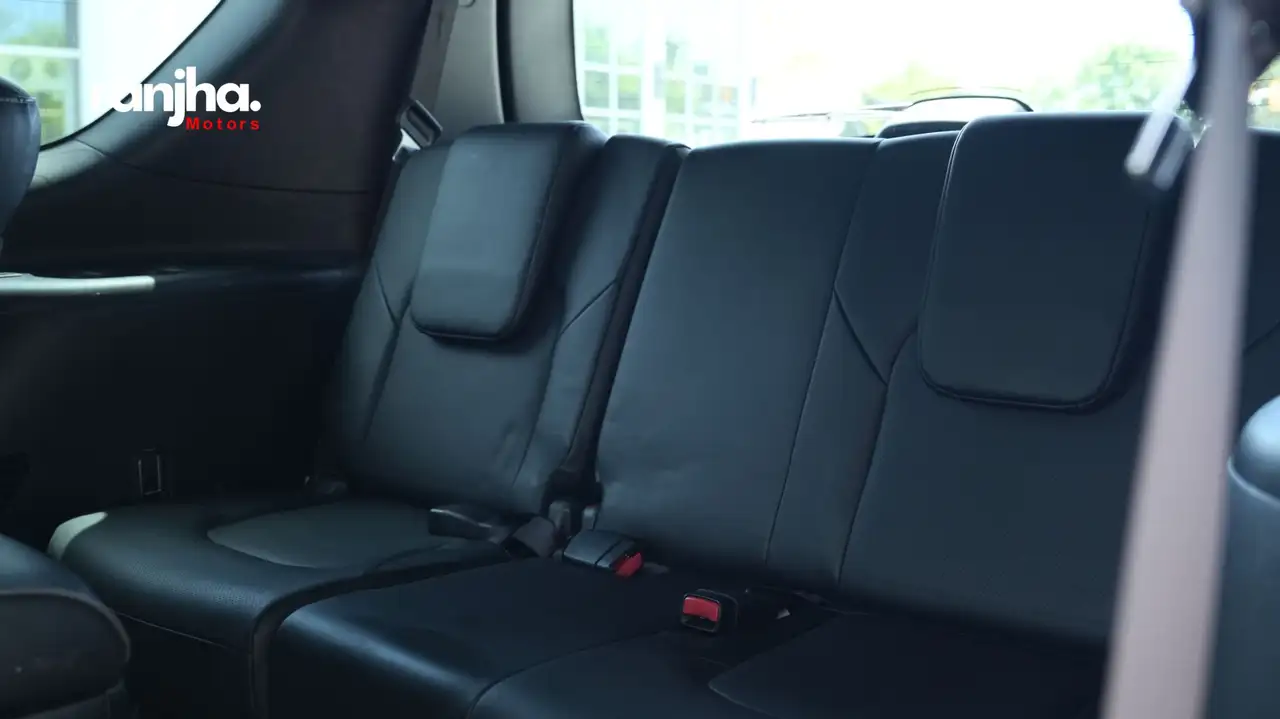 Infiniti QX80 снимка Infiniti QX80