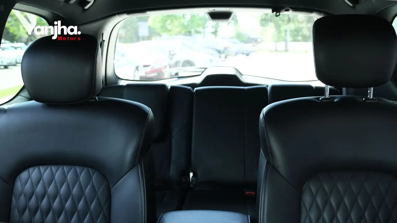 Infiniti QX80 снимка Infiniti QX80