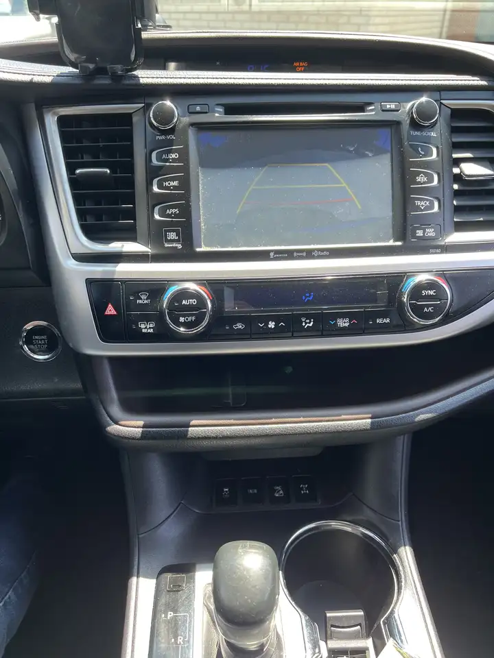 Toyota Highlander снимка Toyota Highlander