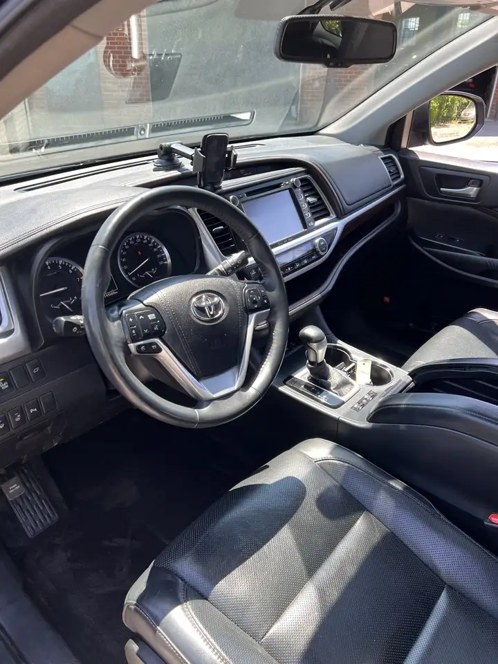 Toyota Highlander снимка Toyota Highlander