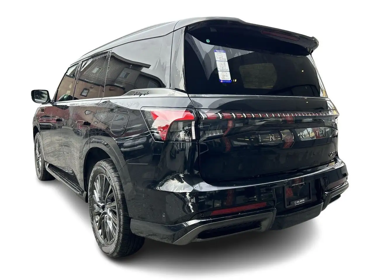 Infiniti QX80 снимка Infiniti QX80