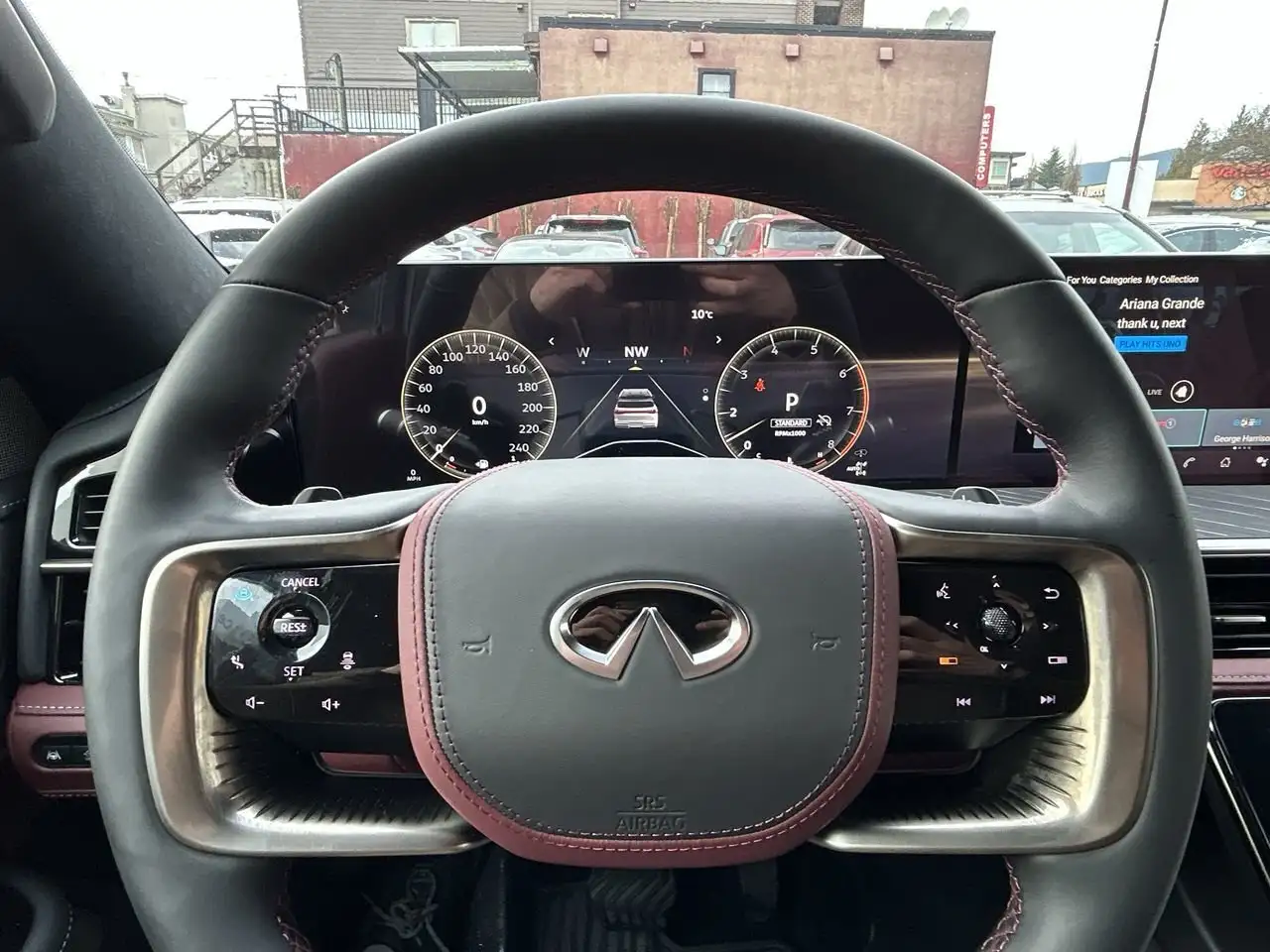 Infiniti QX80 снимка Infiniti QX80