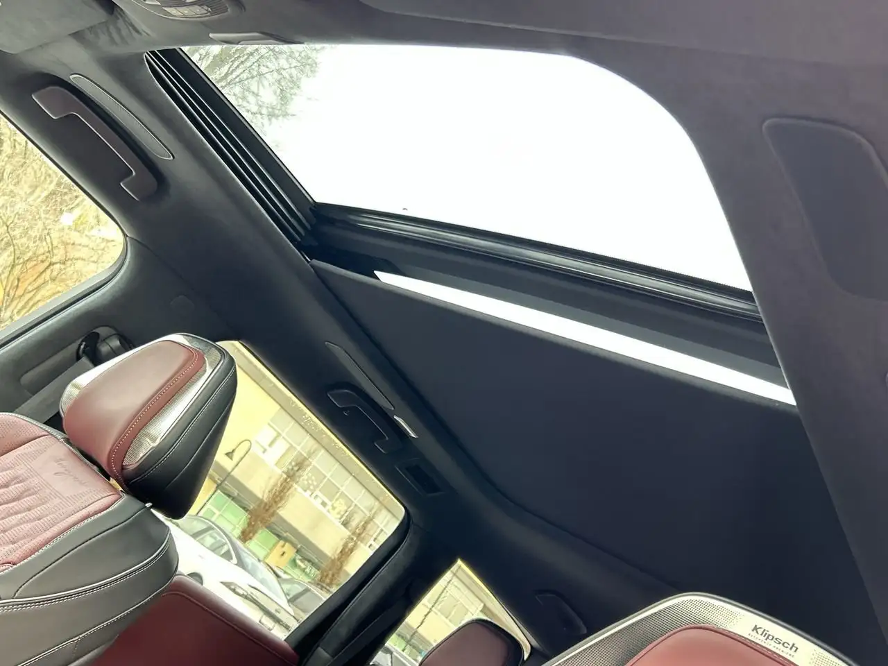 Infiniti QX80 снимка Infiniti QX80