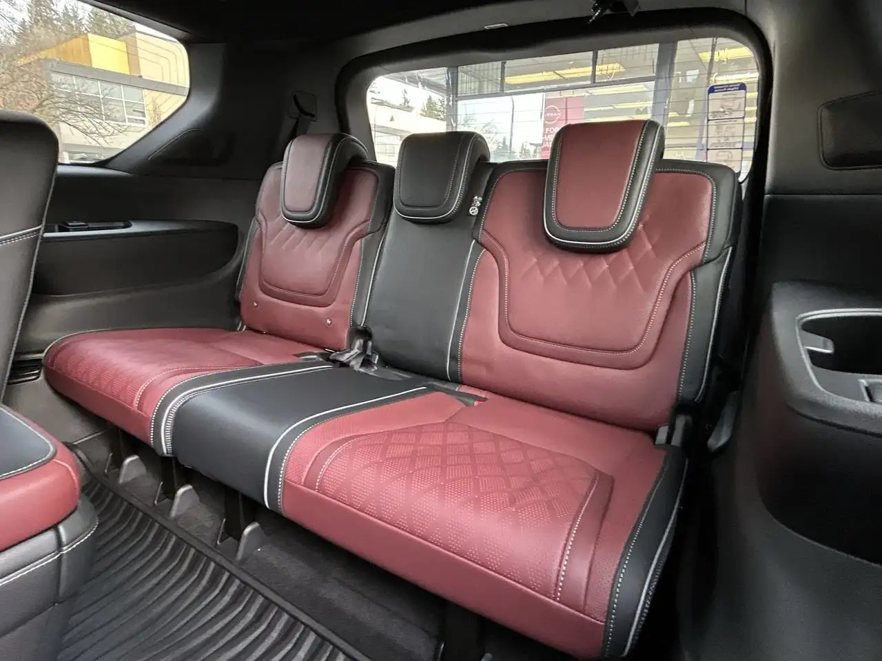 Infiniti QX80 снимка Infiniti QX80