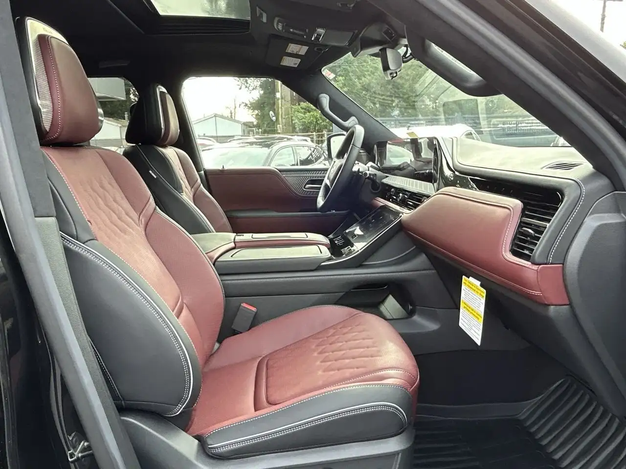 Infiniti QX80 снимка Infiniti QX80