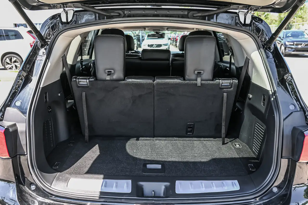 Infiniti QX60 снимка Infiniti QX60