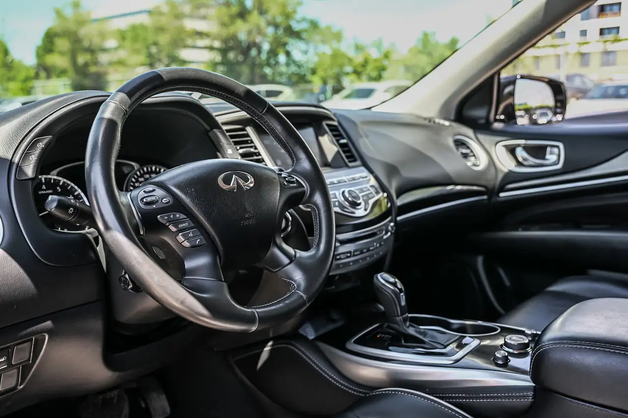 Infiniti QX60 снимка Infiniti QX60