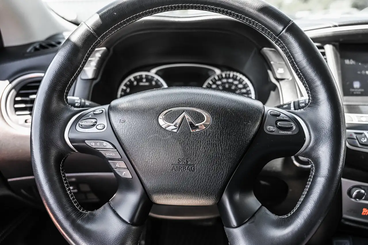Infiniti QX60 снимка Infiniti QX60