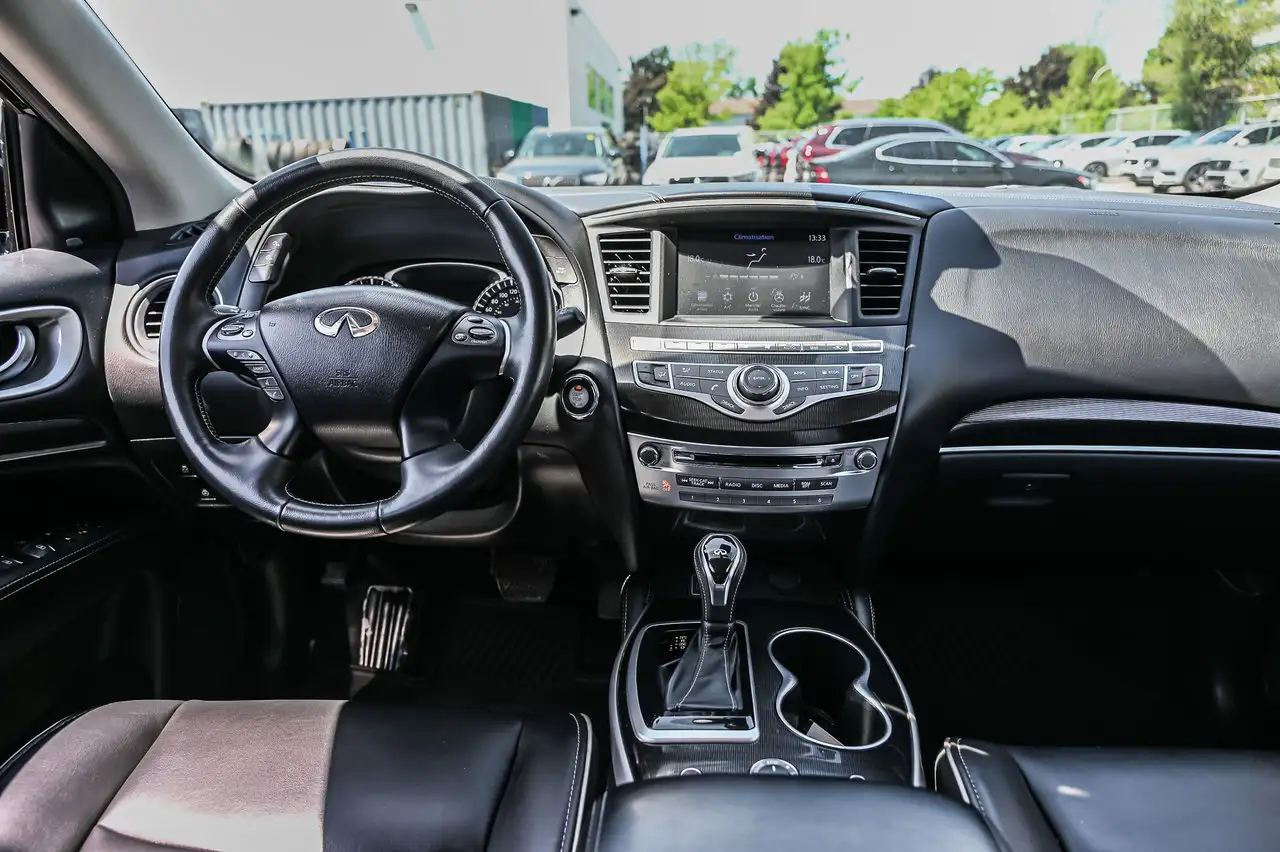 Infiniti QX60 снимка Infiniti QX60