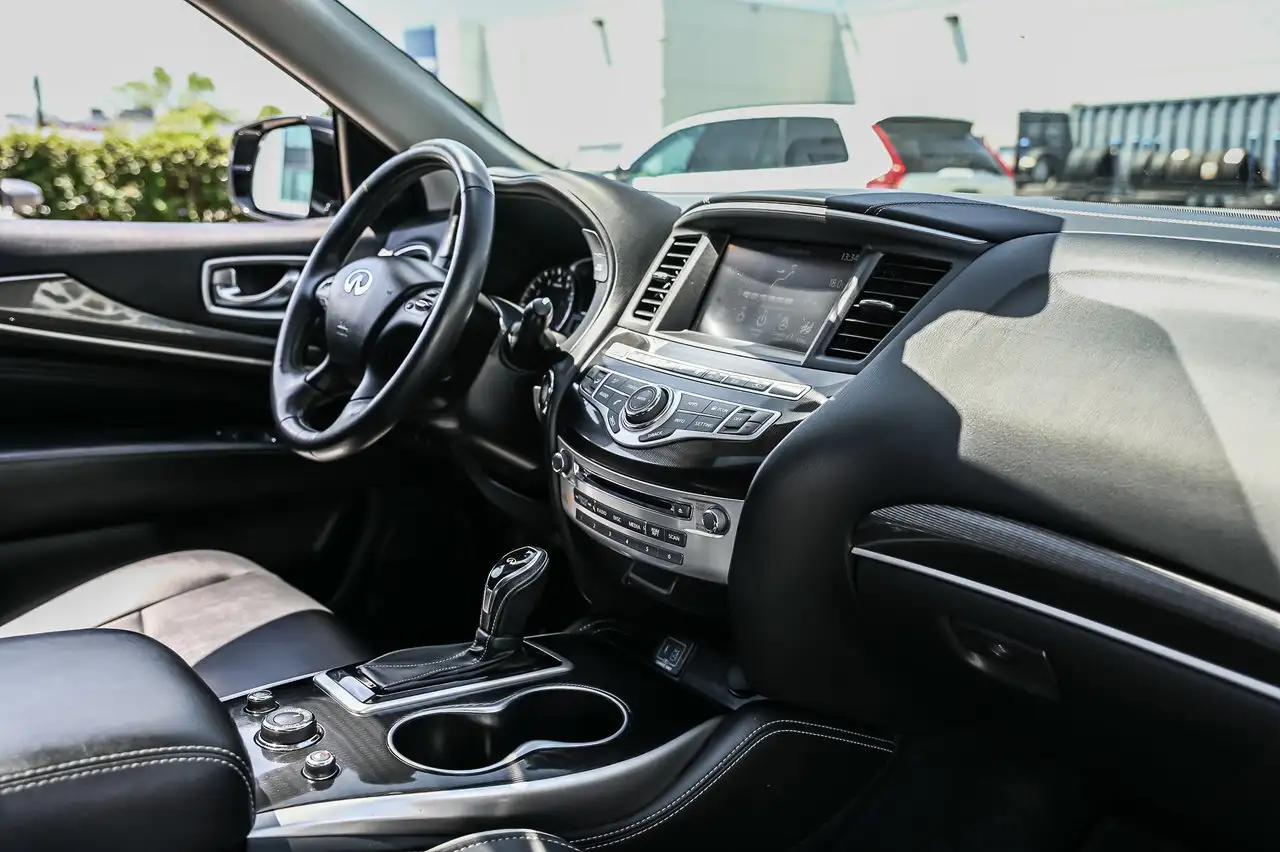 Infiniti QX60 снимка Infiniti QX60