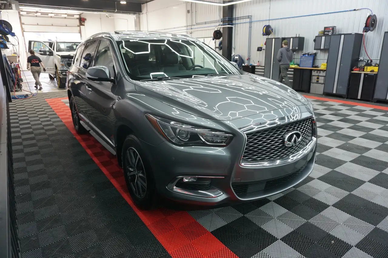 Infiniti QX60 снимка Infiniti QX60