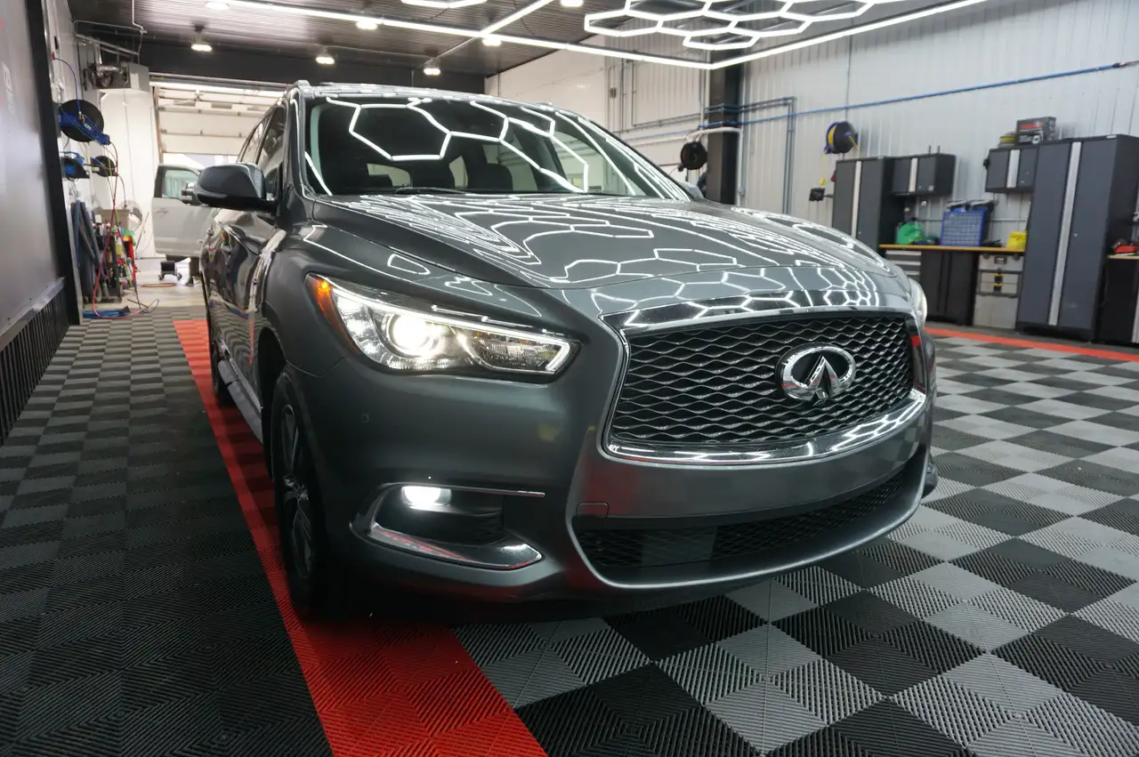 Infiniti QX60 снимка Infiniti QX60