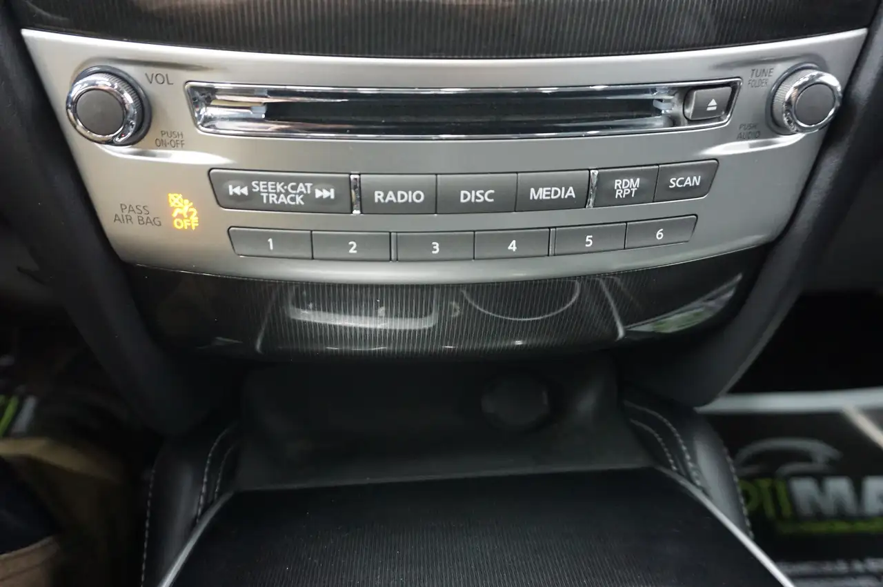 Infiniti QX60 снимка Infiniti QX60