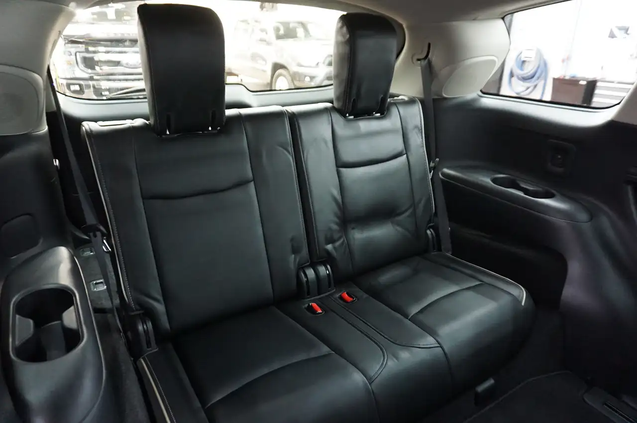 Infiniti QX60 снимка Infiniti QX60