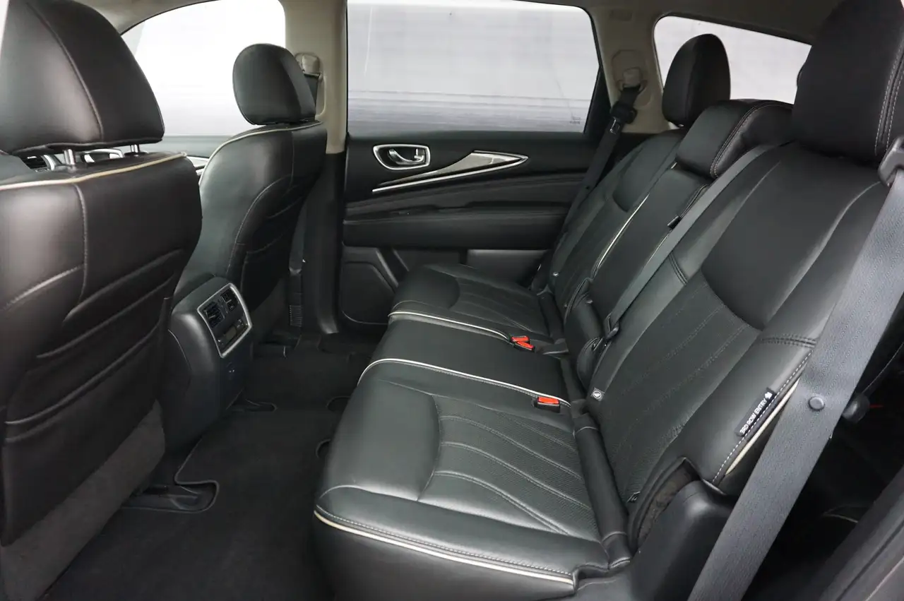Infiniti QX60 снимка Infiniti QX60