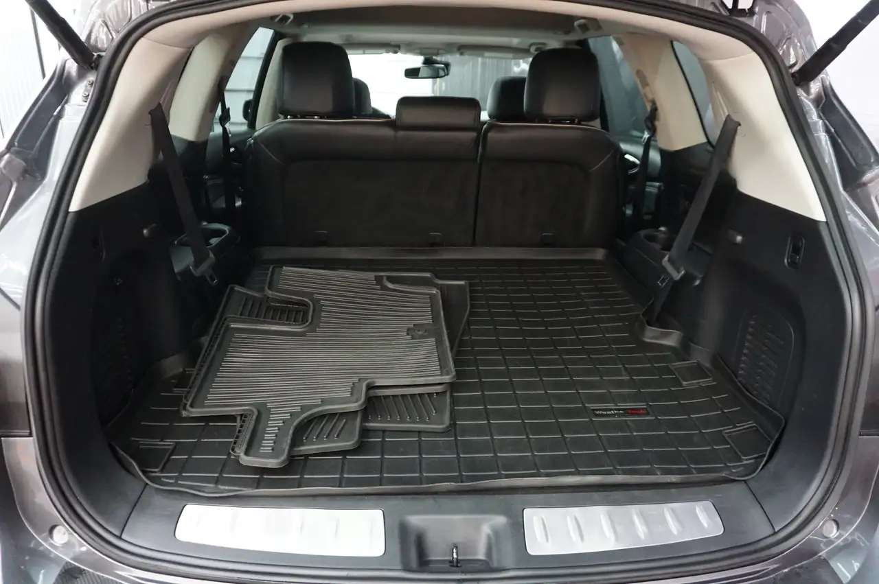 Infiniti QX60 снимка Infiniti QX60