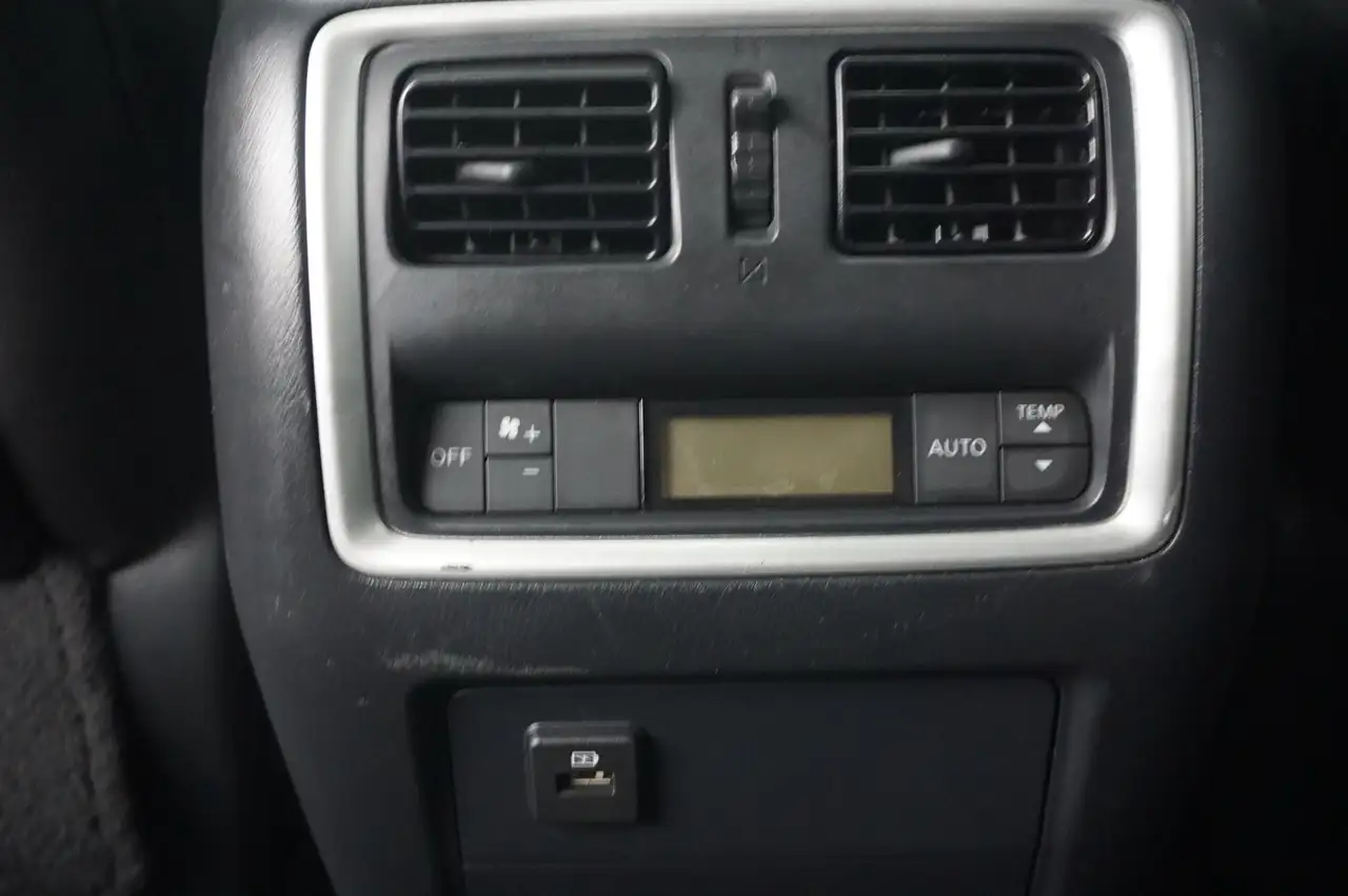 Infiniti QX60 снимка Infiniti QX60
