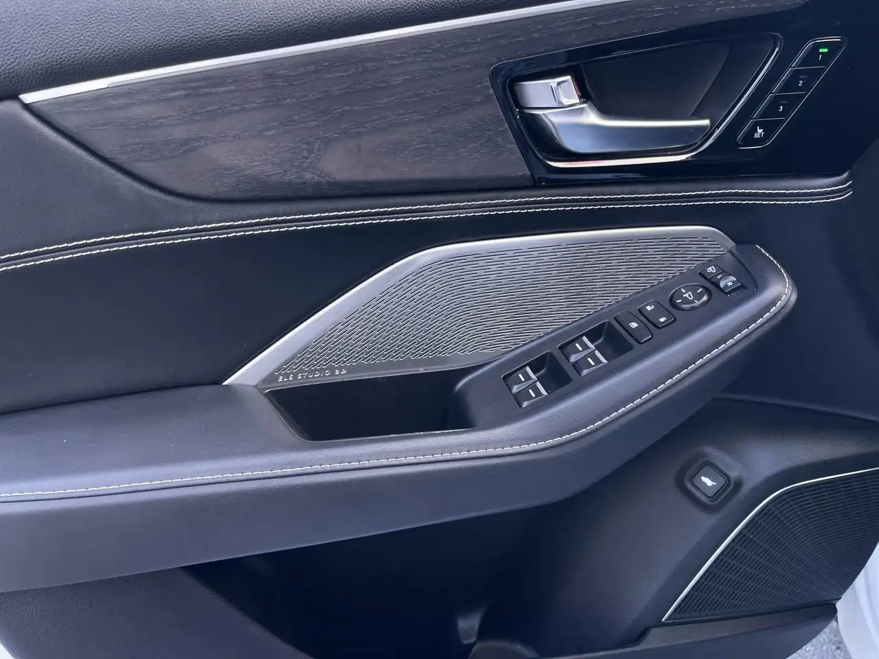 Acura MDX снимка Acura MDX