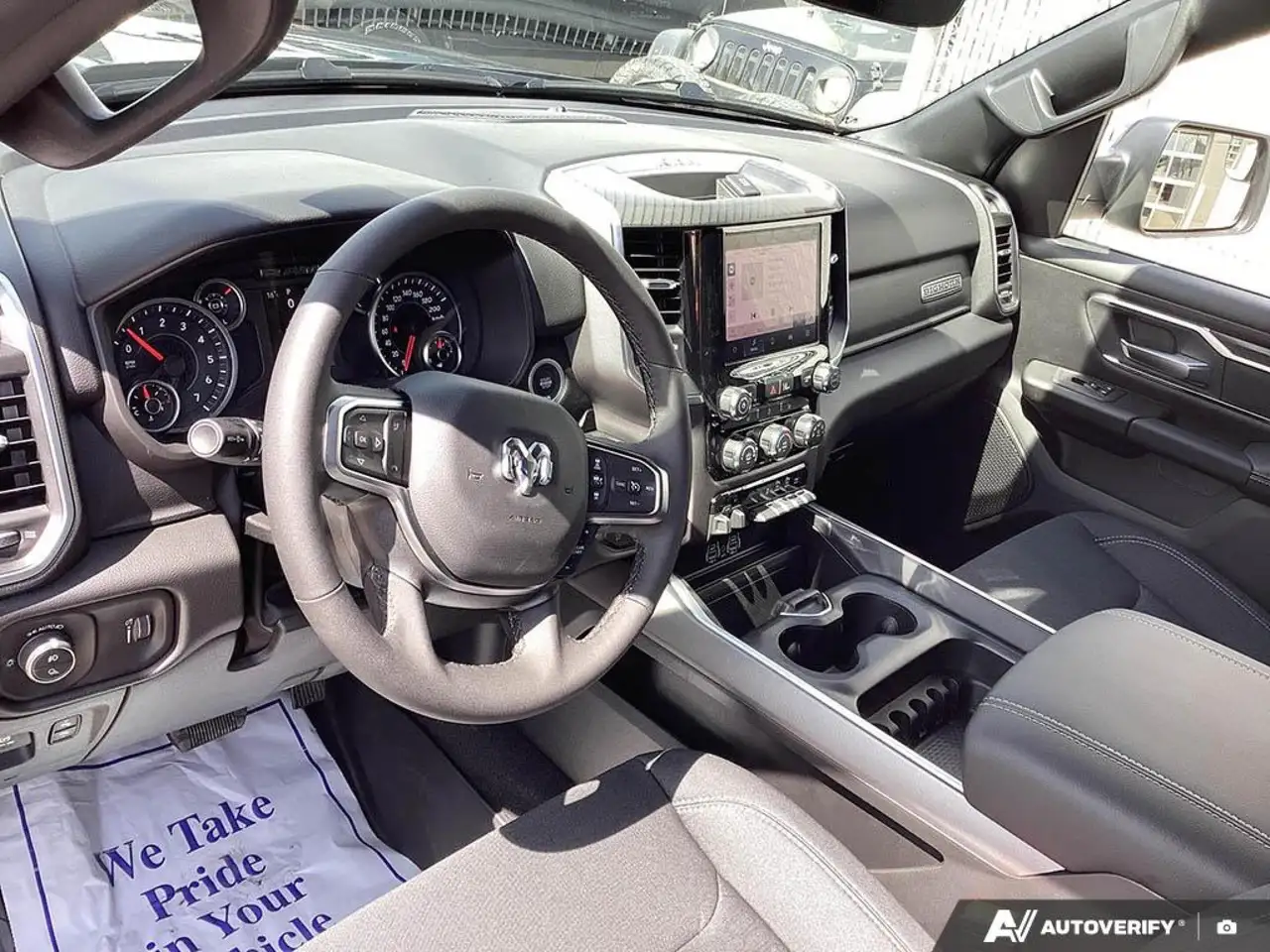 RAM 1500 снимка RAM 1500