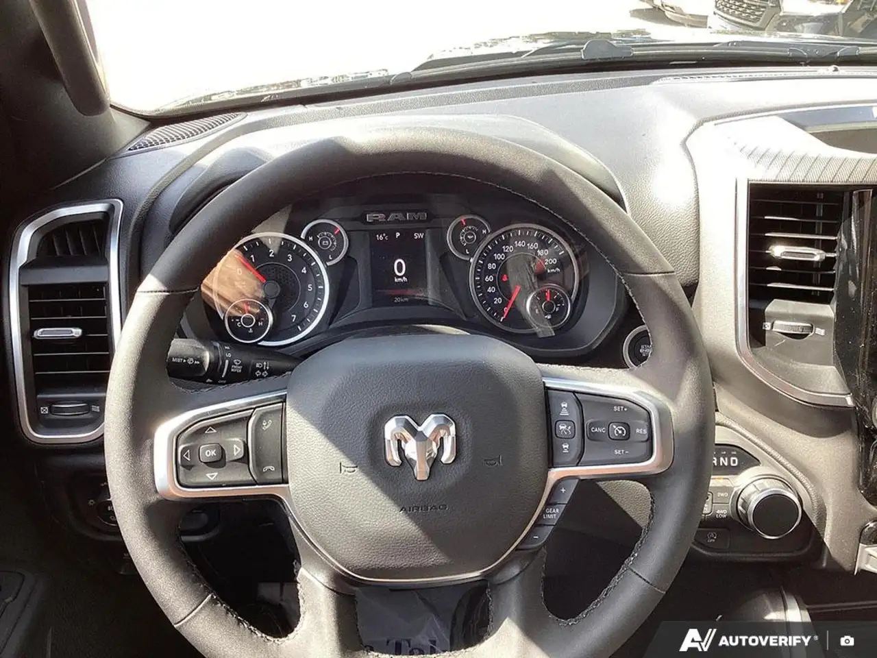RAM 1500 снимка RAM 1500