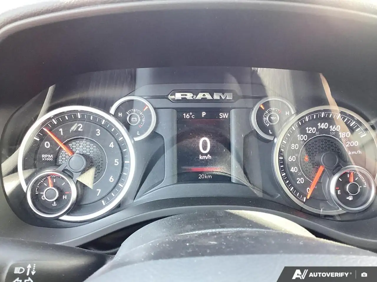 RAM 1500 снимка RAM 1500