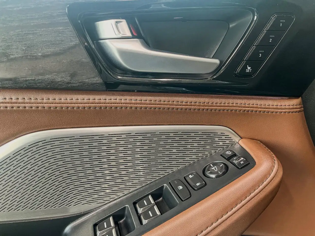 Acura MDX снимка Acura MDX