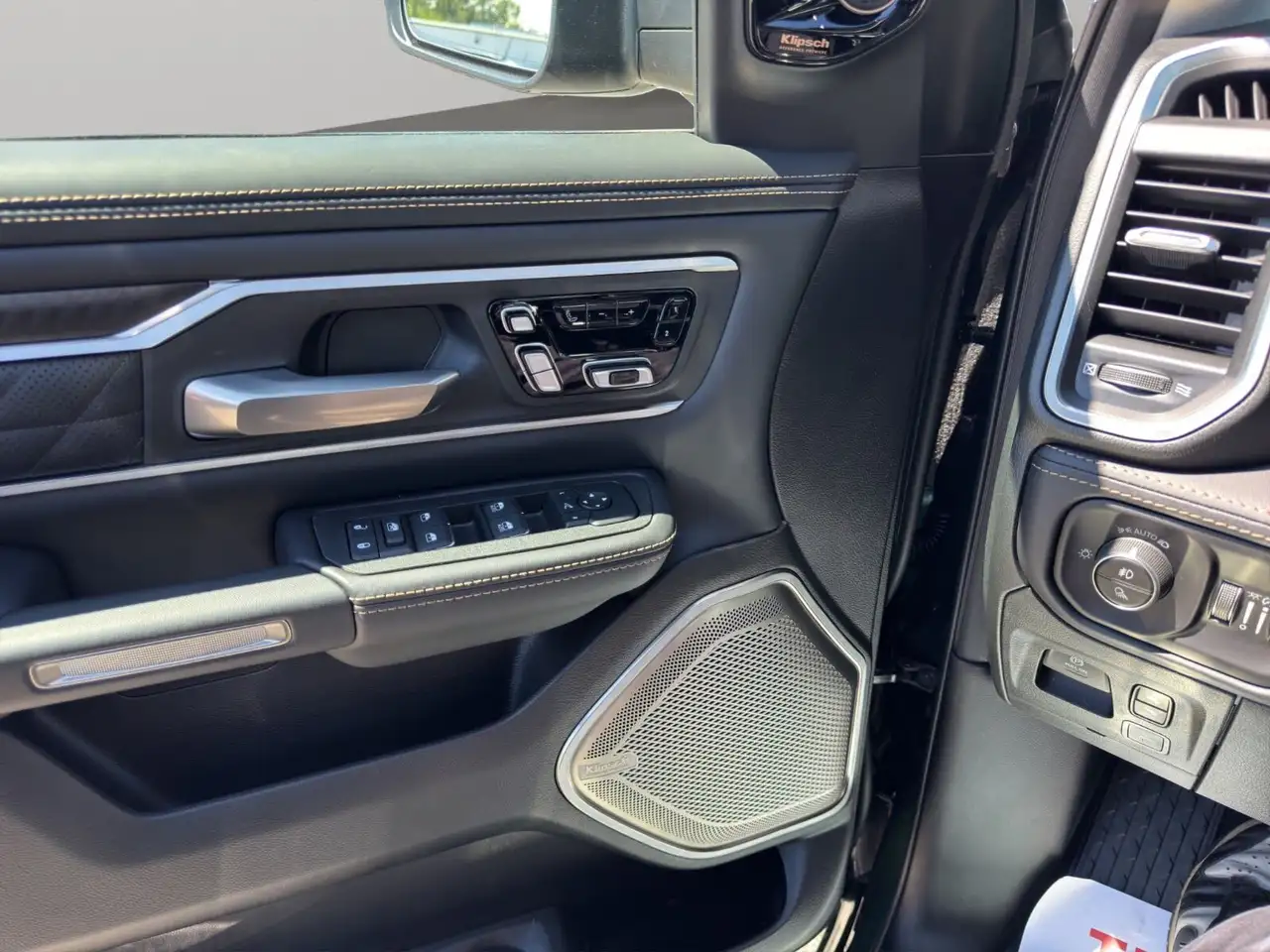 RAM 1500 photo RAM 1500