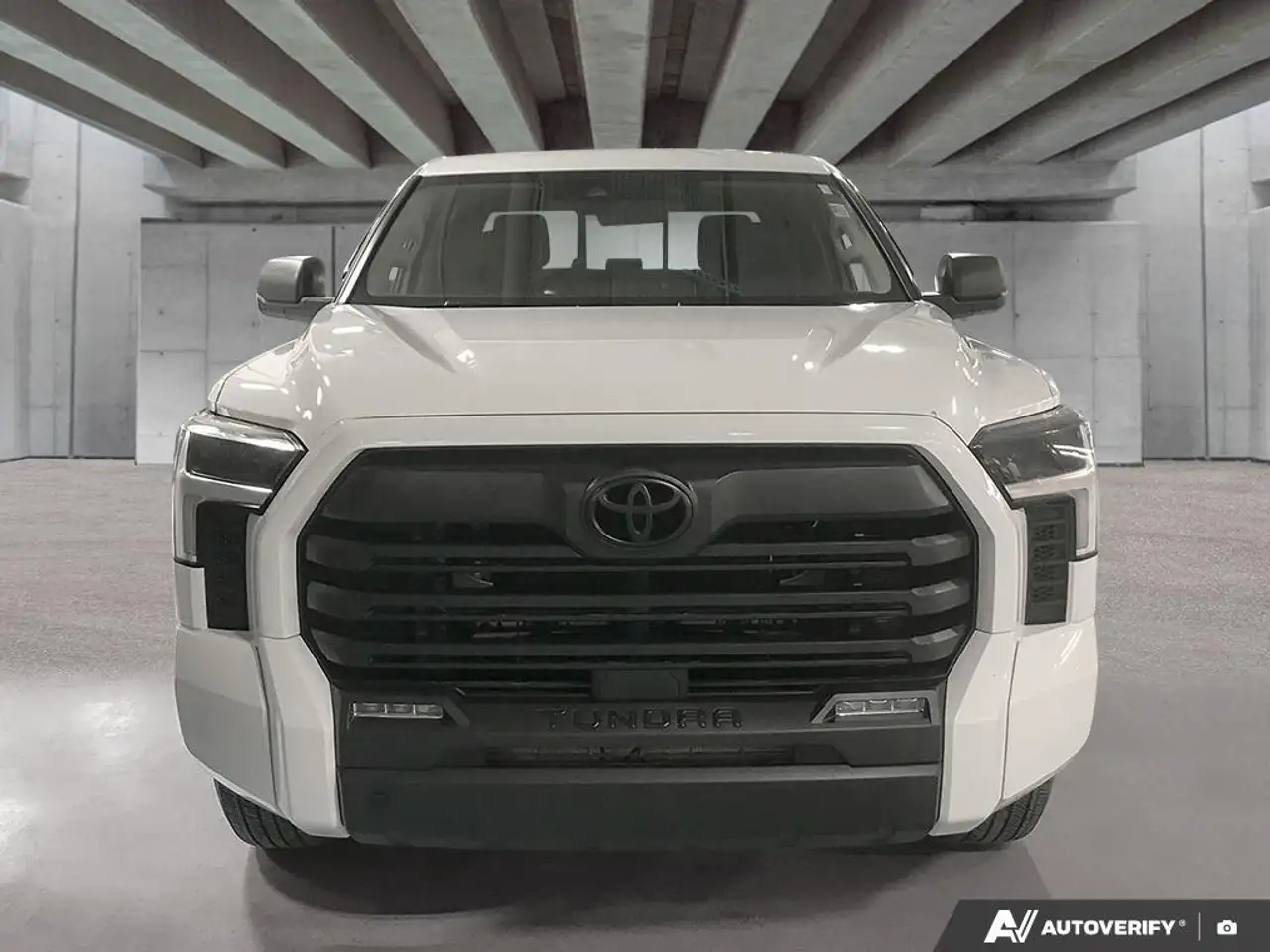 Toyota Tundra снимка Toyota Tundra
