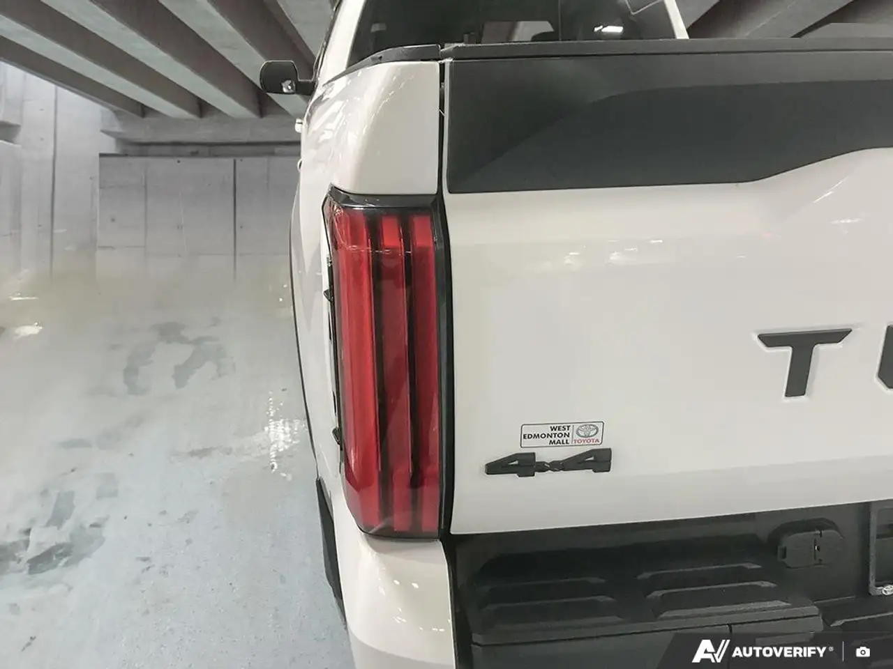 Toyota Tundra снимка Toyota Tundra