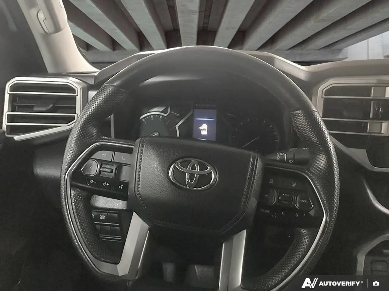 Toyota Tundra снимка Toyota Tundra