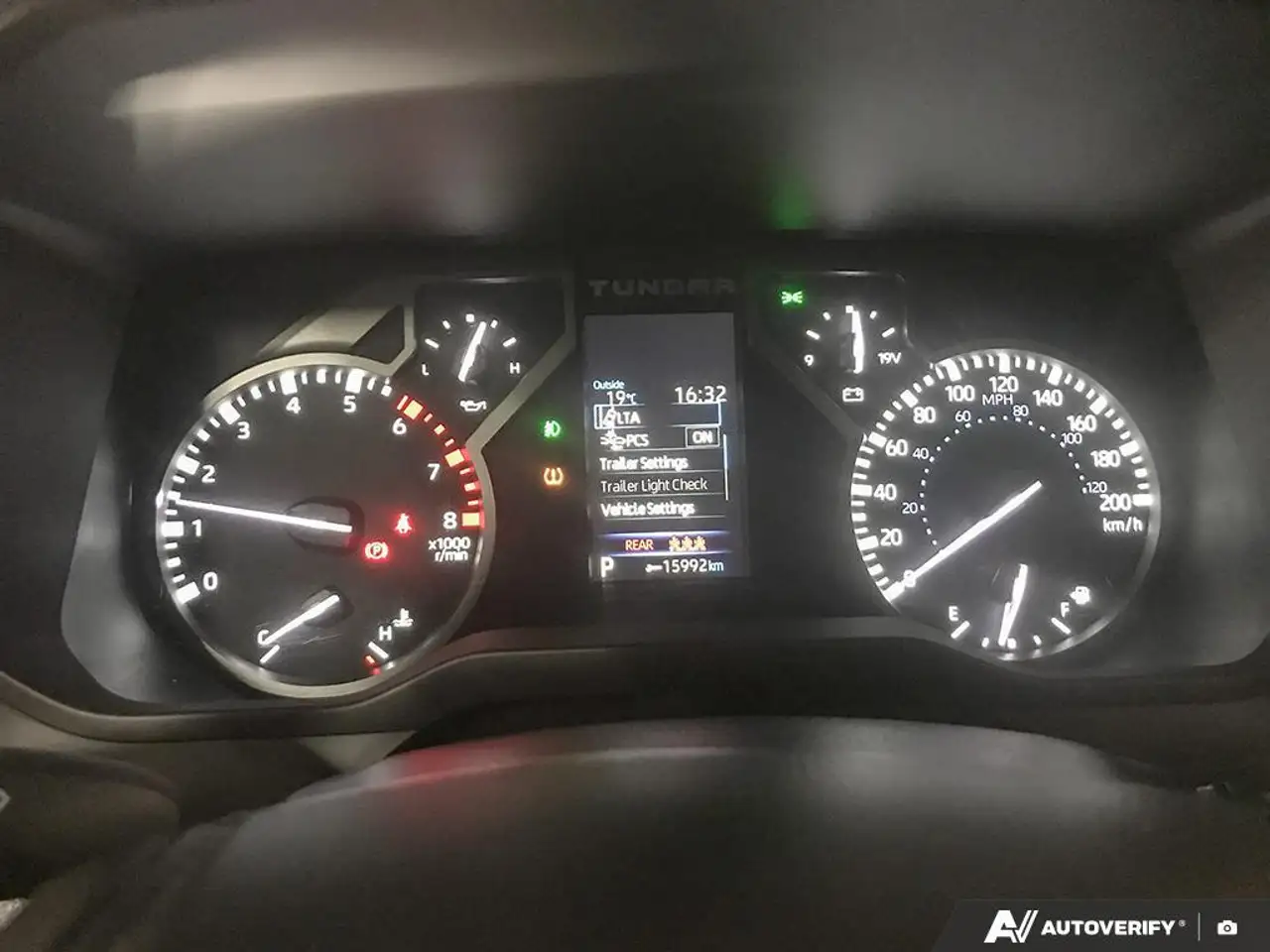 Toyota Tundra снимка Toyota Tundra