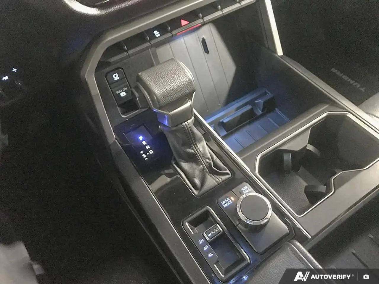 Toyota Tundra снимка Toyota Tundra