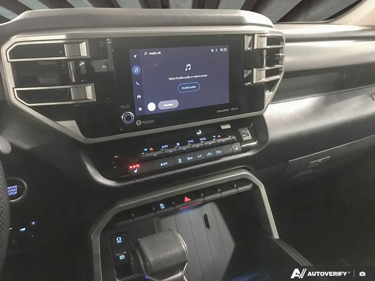 Toyota Tundra снимка Toyota Tundra