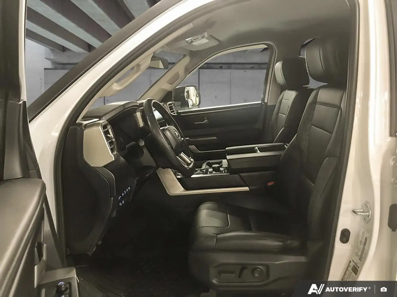 Toyota Tundra снимка Toyota Tundra
