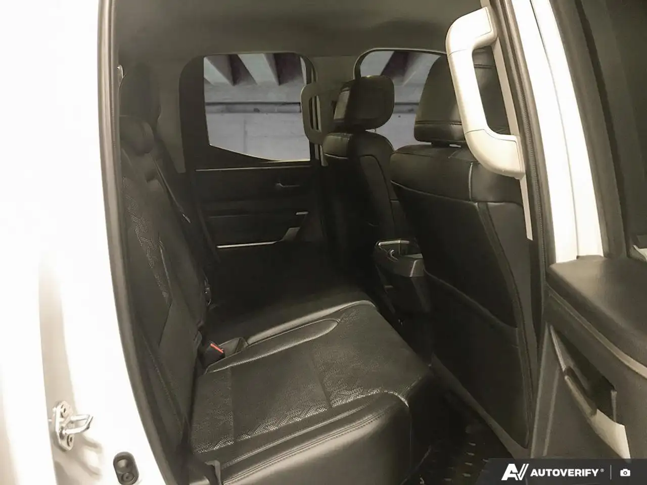 Toyota Tundra снимка Toyota Tundra