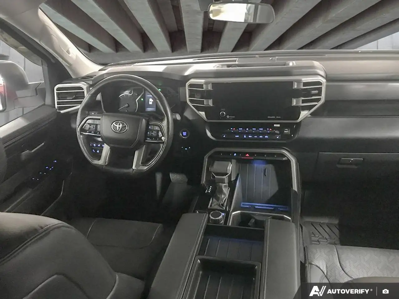 Toyota Tundra снимка Toyota Tundra