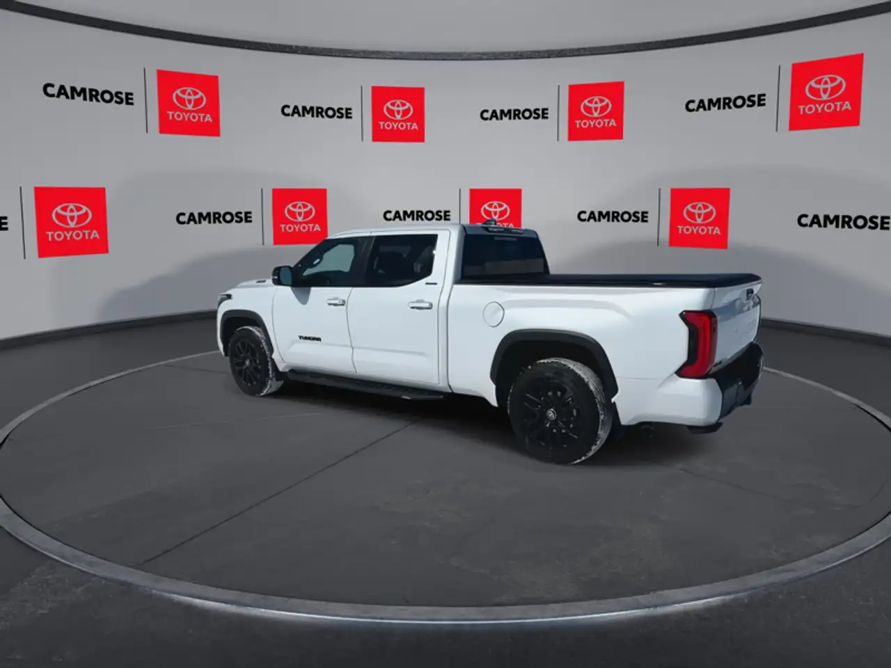 Toyota Tundra снимка Toyota Tundra
