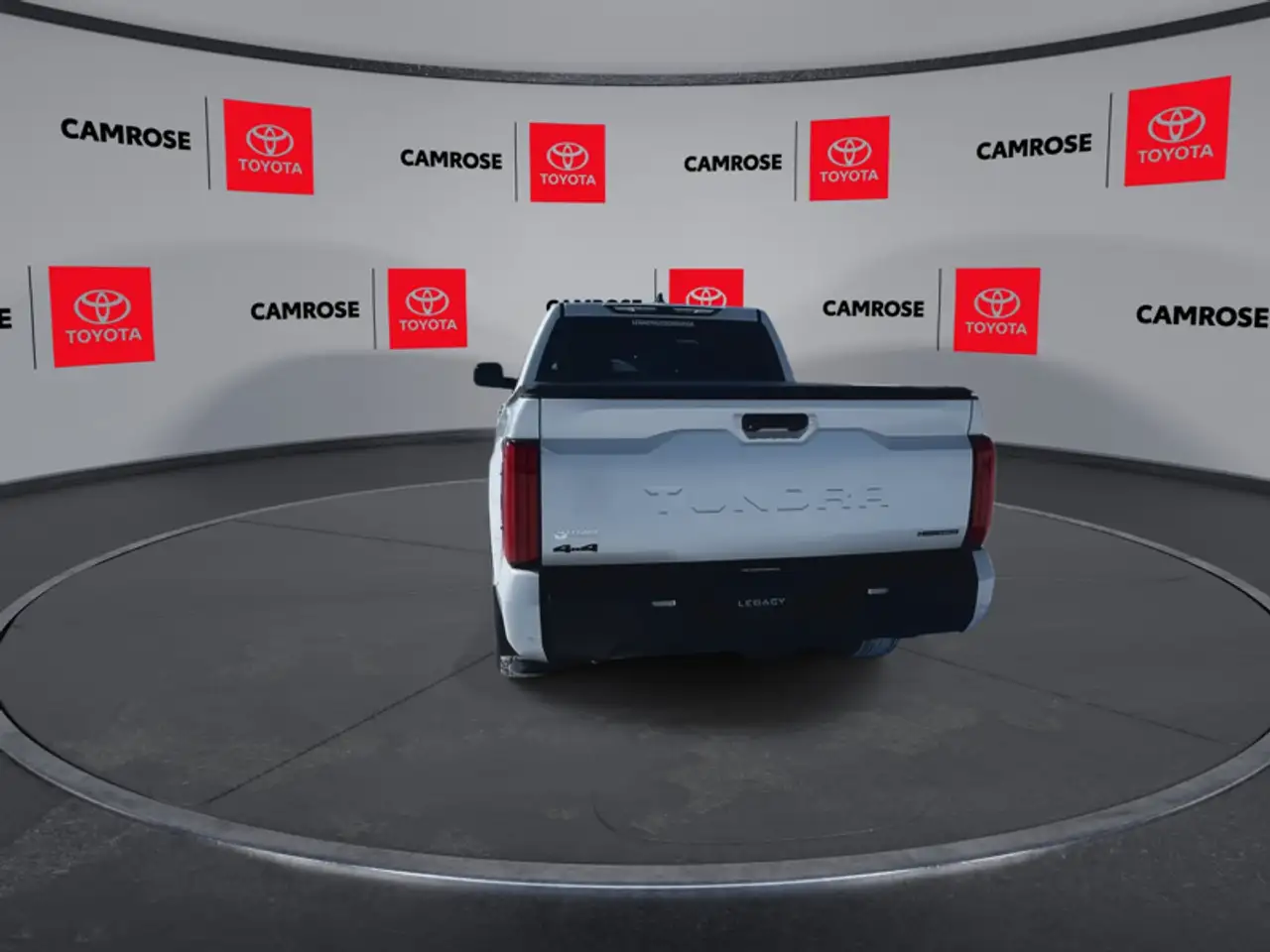 Toyota Tundra снимка Toyota Tundra