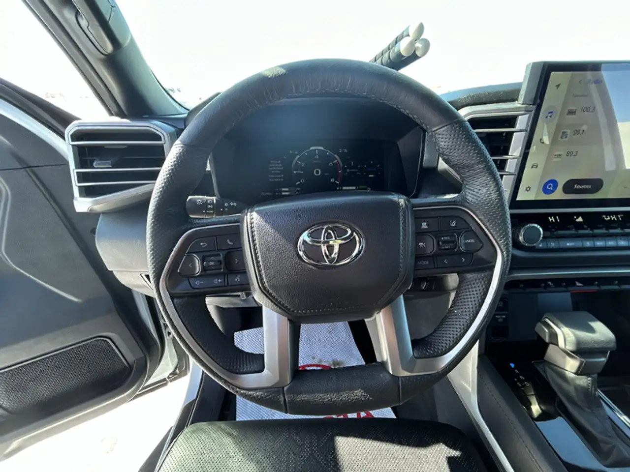 Toyota Tundra снимка Toyota Tundra