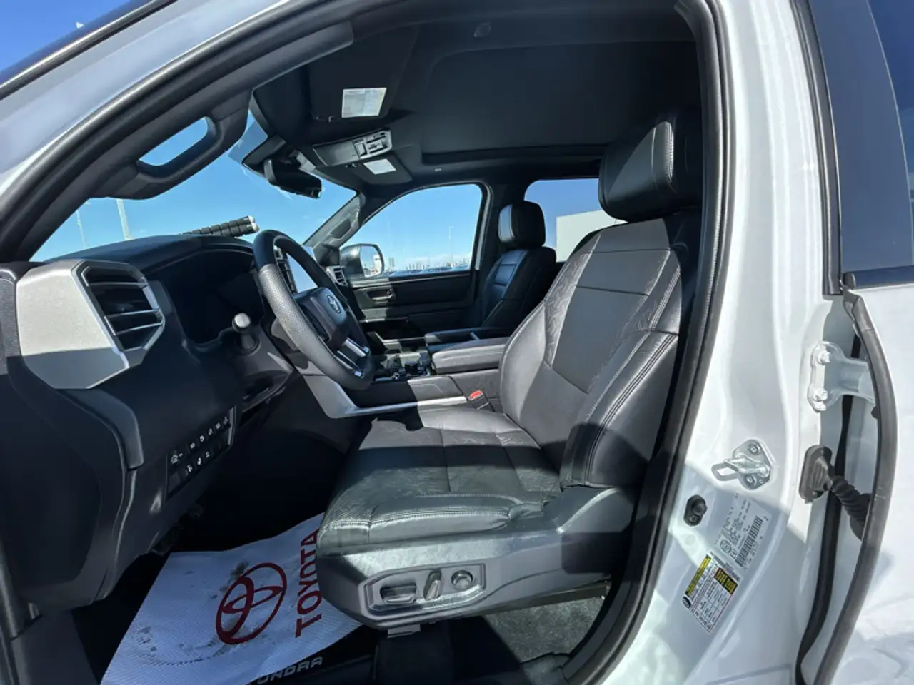 Toyota Tundra снимка Toyota Tundra