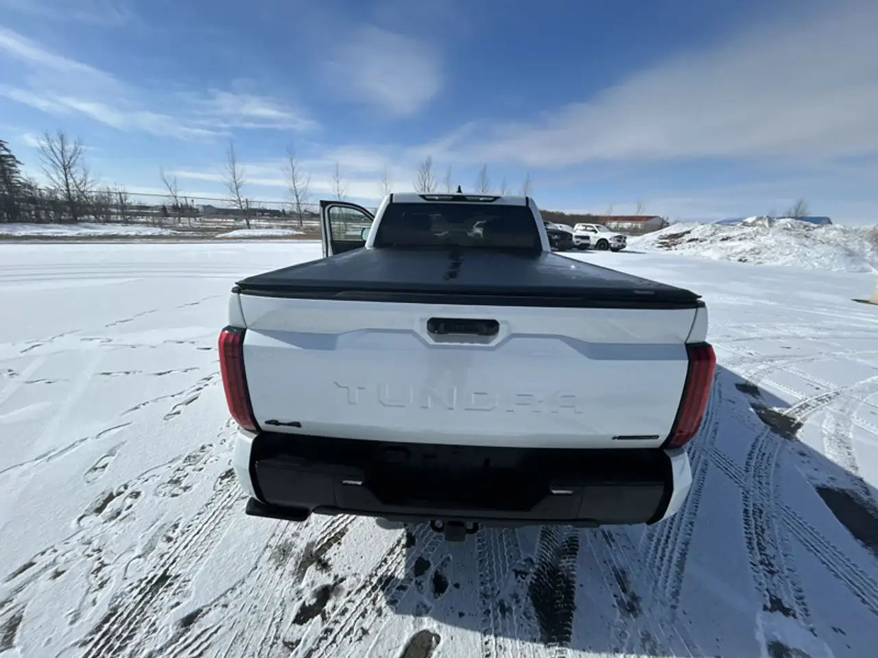 Toyota Tundra снимка Toyota Tundra