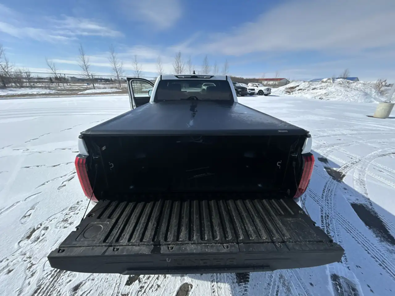 Toyota Tundra снимка Toyota Tundra
