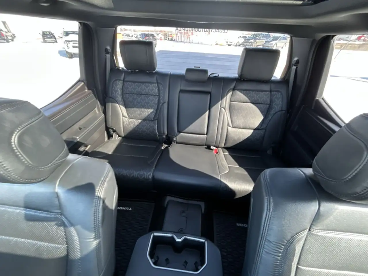 Toyota Tundra снимка Toyota Tundra