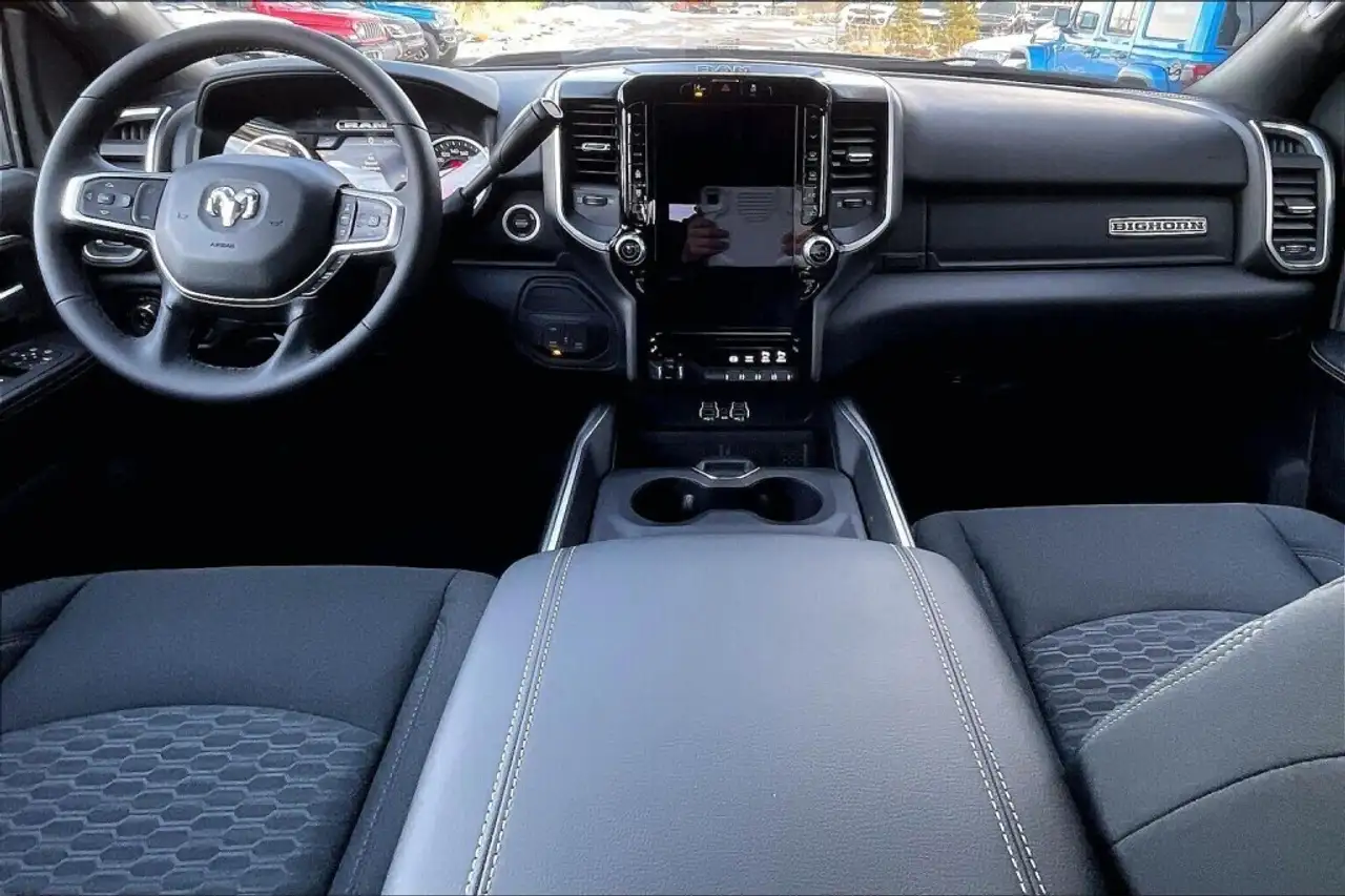 RAM 3500 снимка RAM 3500