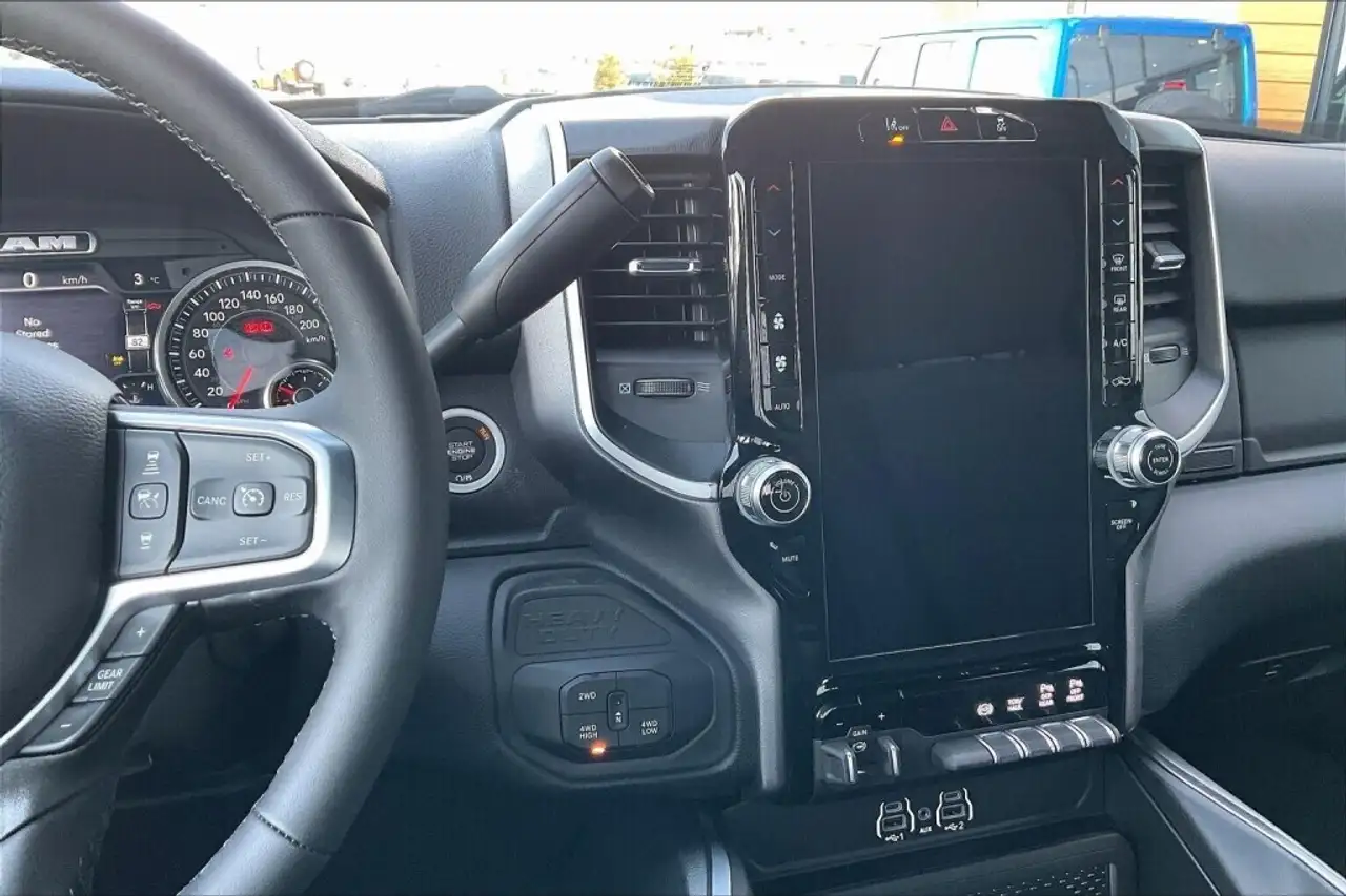 RAM 3500 снимка RAM 3500