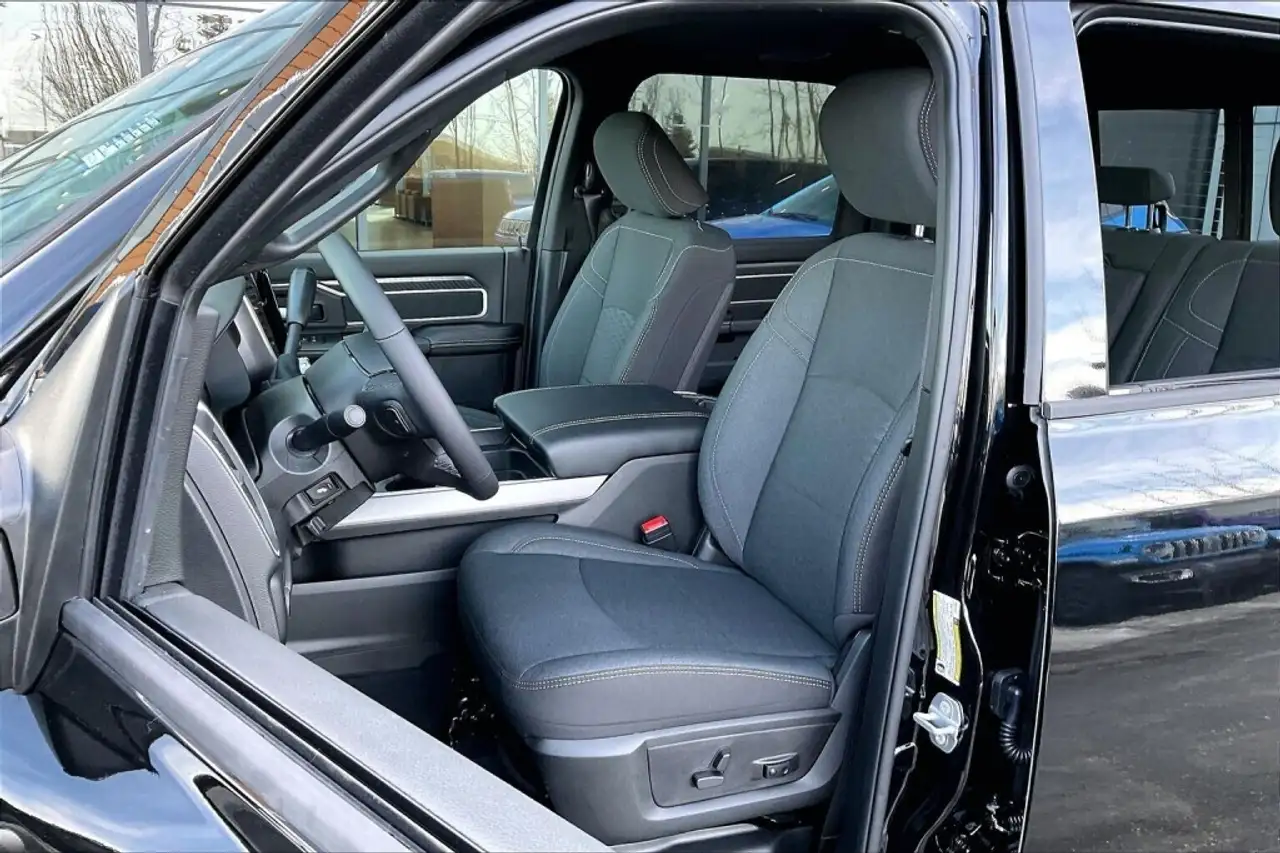 RAM 3500 снимка RAM 3500