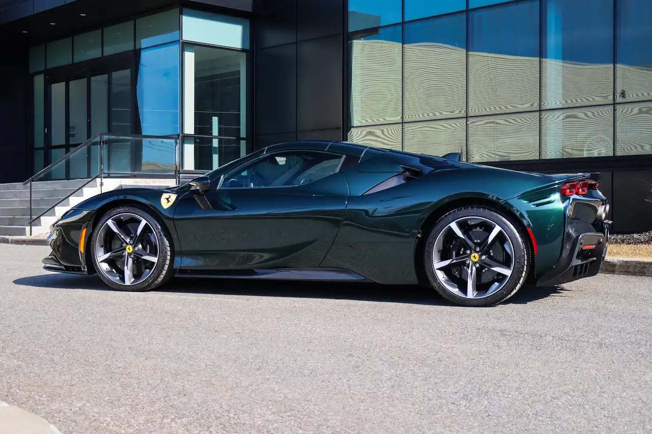 Ferrari SF90 Spider снимка Ferrari SF90 Spider