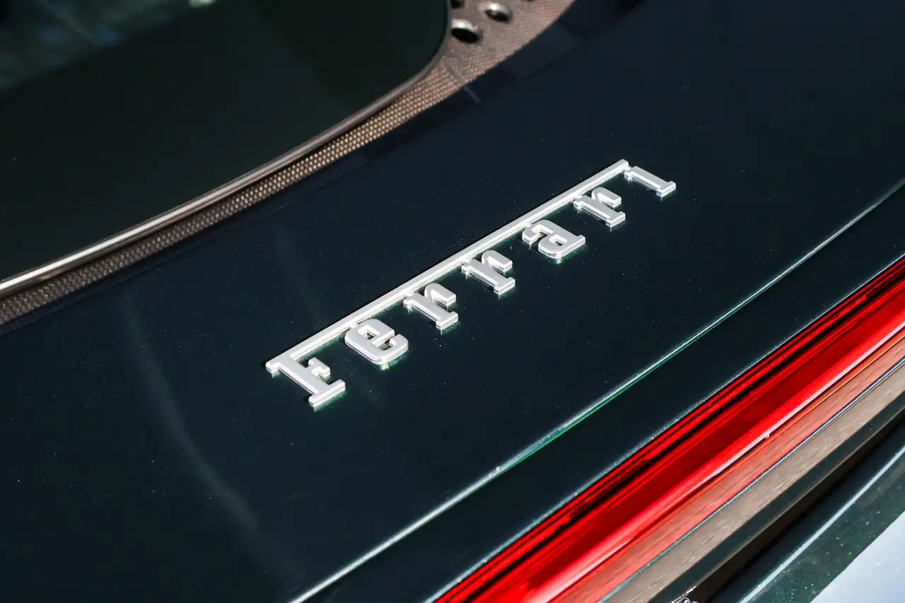 Ferrari SF90 Spider снимка Ferrari SF90 Spider