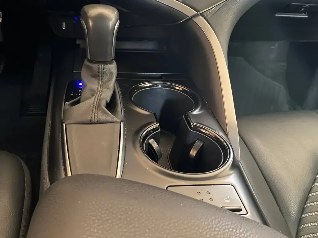 Toyota Camry снимка Toyota Camry